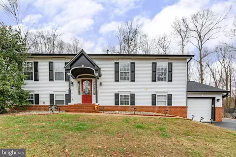 11109 Surry Woods Ct, Fredericksburg, VA 22407