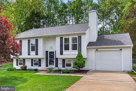 6914 Ridge Way Dr, Fredericksburg, VA 22407