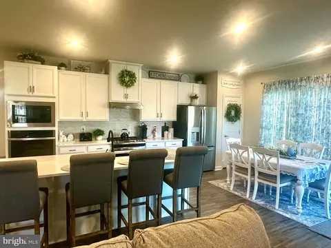 Kitchen - 9227 Split Oak Dr, Fredericksburg, VA 22407 photo 4 of 7