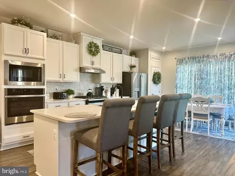 Kitchen - 9227 Split Oak Dr, Fredericksburg, VA 22407 photo 5 of 7