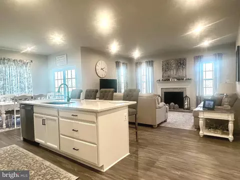 Kitchen - 9227 Split Oak Dr, Fredericksburg, VA 22407 photo 2 of 7
