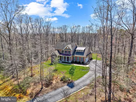 7022 Barclay Dr, Fredericksburg, VA 22407