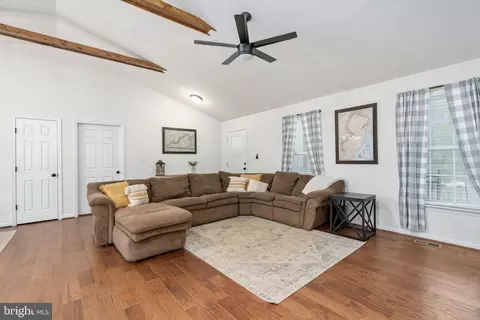 Entry Way - 164 Cypress Ct, Partlow, VA 22534 photo 5 of 10