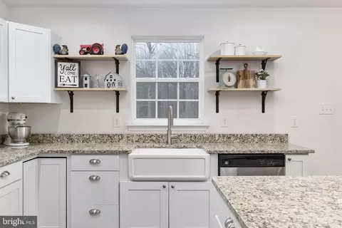 Kitchen - 164 Cypress Ct, Partlow, VA 22534 photo 3 of 4