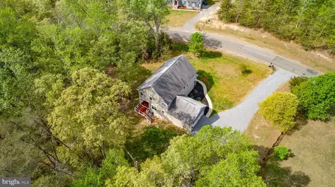2518 Regency Dr, Fredericksburg, VA 22408