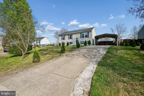 6904 Ridge Way Dr, Fredericksburg, VA 22407