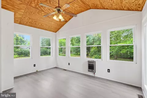 10800 Woodland Dr, Fredericksburg, VA 22407
