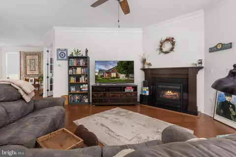 Living - 7808 General Wright Dr, Fredericksburg, VA 22407 photo 2 of 2