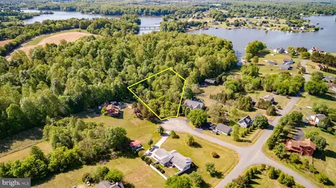 6000 Derrick Cir, Mineral, VA 23117