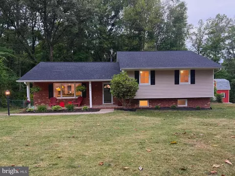 836 Churchill Dr, Fredericksburg, VA 22407