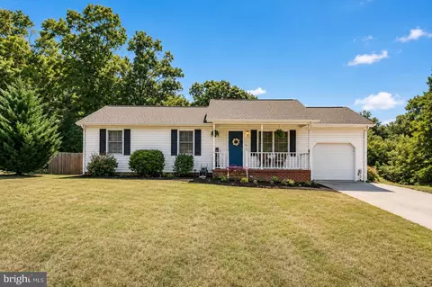 10417 Skinner Hill Dr, Fredericksburg, VA 22408