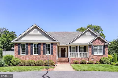105 Brooke Dr, Fredericksburg, VA 22408