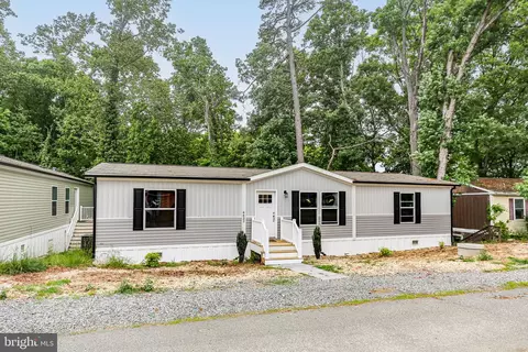 4432 Hotchkiss St, Fredericksburg, VA 22408