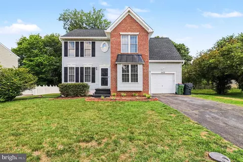 2402 Ruffin Dr, Fredericksburg, VA 22408