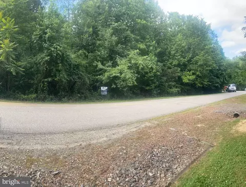 7703 Riparian Ct, Fredericksburg, VA 22408