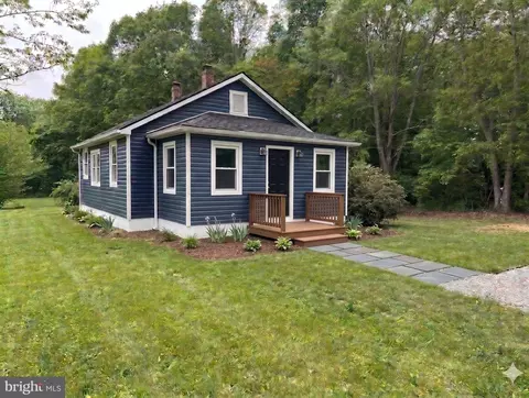 3824 Lee Hill School Dr, Fredericksburg, VA 22408