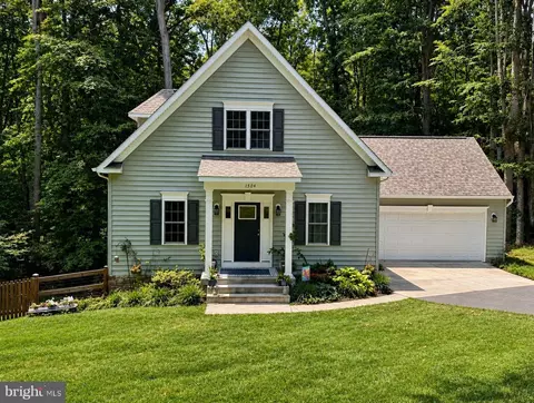 1504 Candlewood St, Fredericksburg, VA 22407