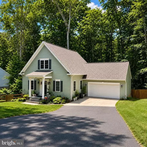1504 Candlewood St, Fredericksburg, VA 22407
