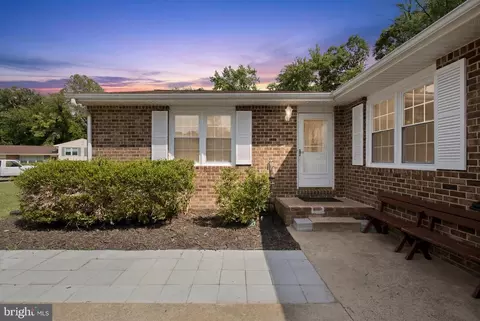 5 Sumner Ct, Fredericksburg, VA 22407