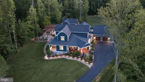 6912 Barclay Dr, Fredericksburg, VA 22407