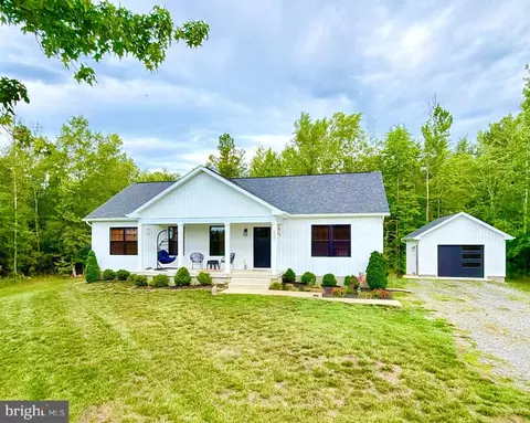 9807 Robert E Lee Dr, Spotsylvania, VA 22551