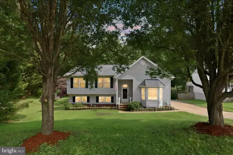 7422 Laura Ln, Fredericksburg, VA 22407