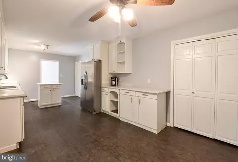 Entry Way - 9624 Sutters Rd, Partlow, VA 22534 photo 4 of 5