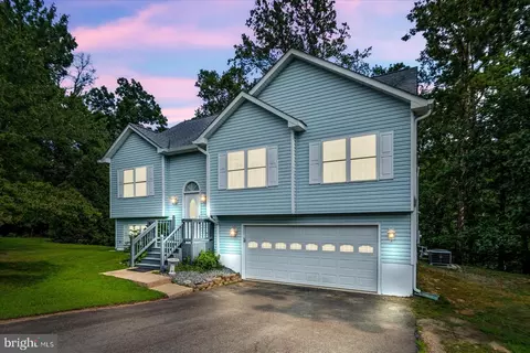 4008 N Andover Ln, Fredericksburg, VA 22408