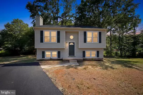 10921 Peach Tree Dr, Fredericksburg, VA 22407