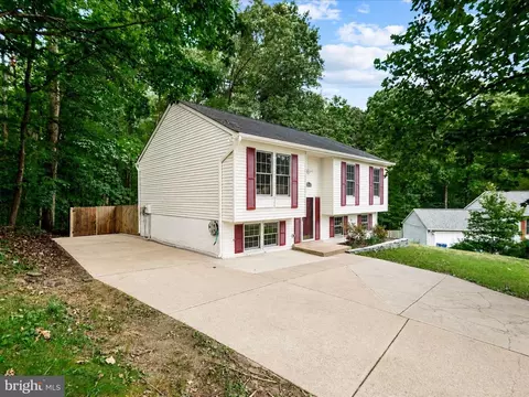 6922 Ridge Way Dr, Fredericksburg, VA 22407