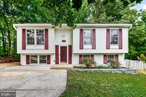 6922 Ridge Way Dr, Fredericksburg, VA 22407