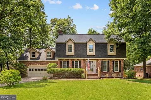 9 Sanford Cir, Fredericksburg, VA 22407