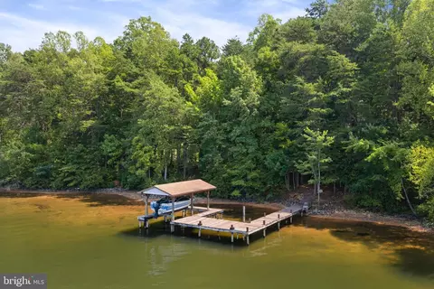 2802 Wallers Quarters Rd, Bumpass, VA 23024