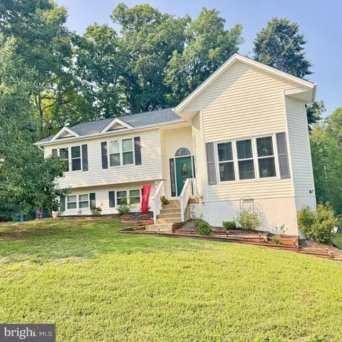 8719 Jenny Ln, Fredericksburg, VA 22407