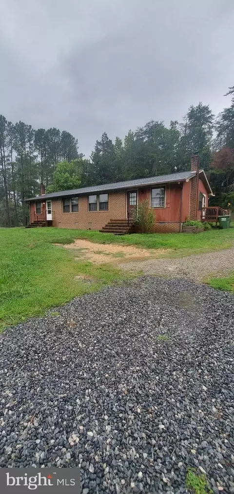 99 Breezewood Dr, Fredericksburg, VA 22407