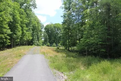 13919 Hunting Run Dr, Fredericksburg, VA 22407