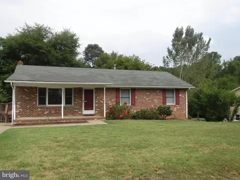 905 Dewberry Dr, Fredericksburg, VA 22407