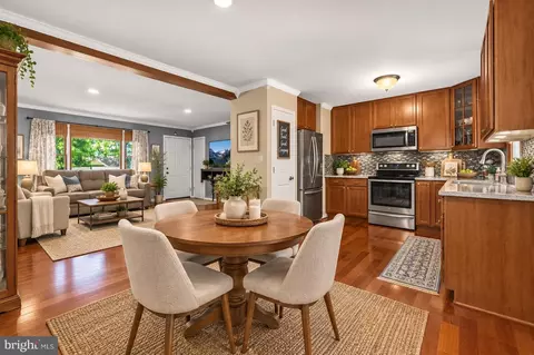 313 Green Arbor Dr, Fredericksburg, VA 22407