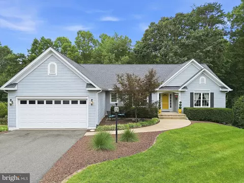 6028 Waterman Dr, Fredericksburg, VA 22407