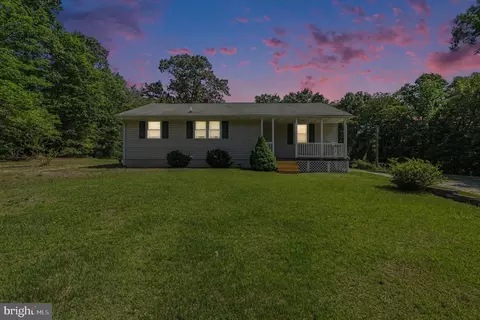 8549 Flippo Dr, Fredericksburg, VA 22408