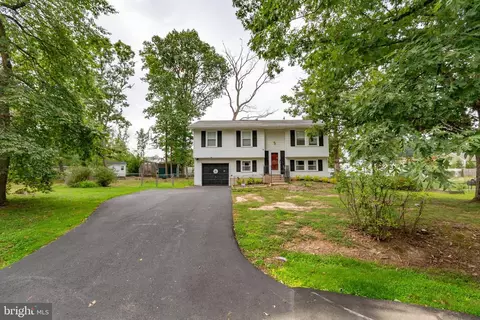 9 Edison Ct, Fredericksburg, VA 22407