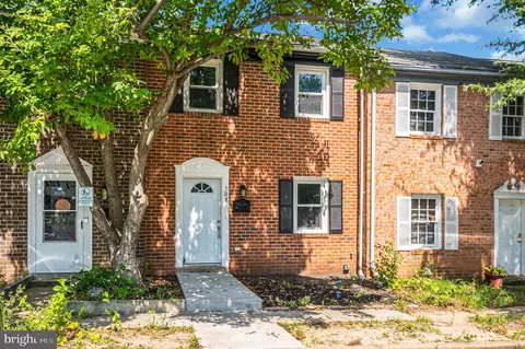 708 Olde Greenwich Cir, Fredericksburg, VA 22408