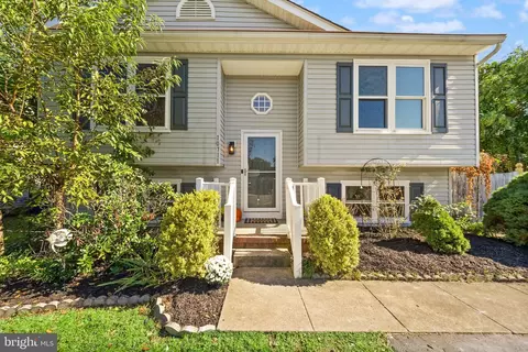 10711 Allie Dr, Fredericksburg, VA 22408
