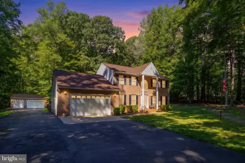 10708 Mystic Pointe Dr, Fredericksburg, VA 22407