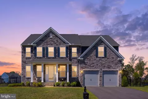 10102 Premier St, Fredericksburg, VA 22408