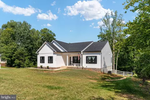 15318 Red Oak Ln, Mineral, VA 23117