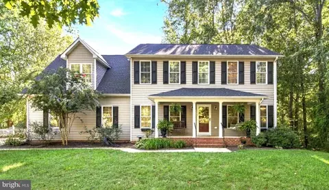 7908 S Woods Dr, Fredericksburg, VA 22408