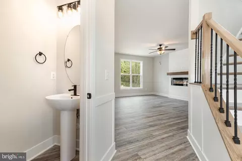Entry Way - 9775 Fairview Rd, Partlow, VA 22534 photo 2 of 23