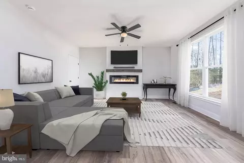 Living - 9775 Fairview Rd, Partlow, VA 22534 photo 3 of 4