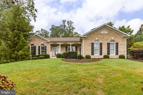 10109 Colechester Dr, Fredericksburg, VA 22408